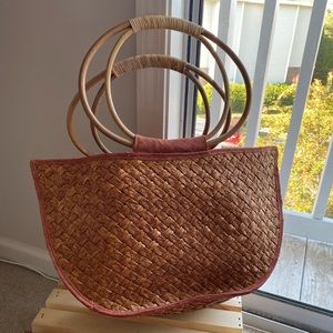 Woven beach bag.